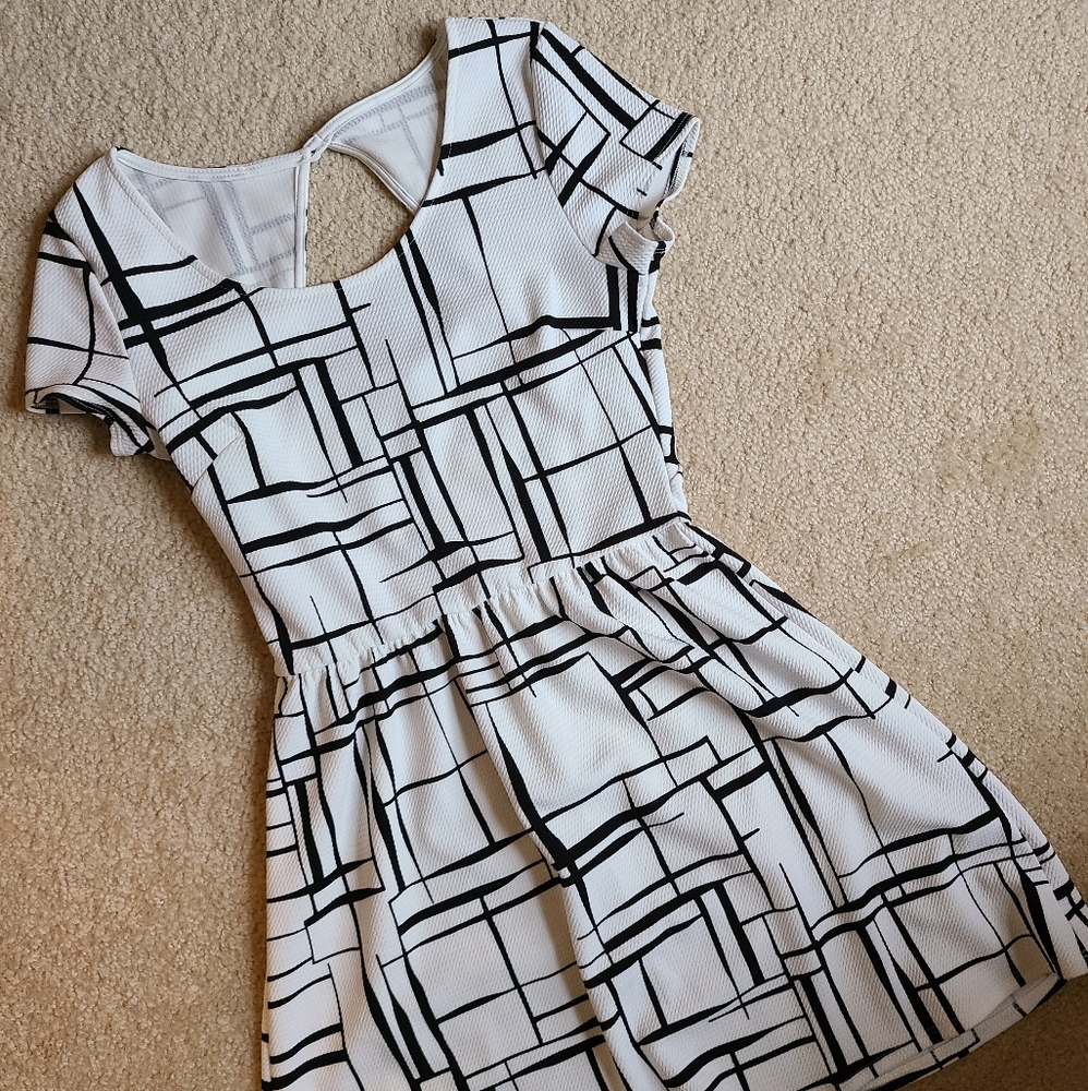 ✨LAST CHANCE | Charlotte Russe Geometric Dress